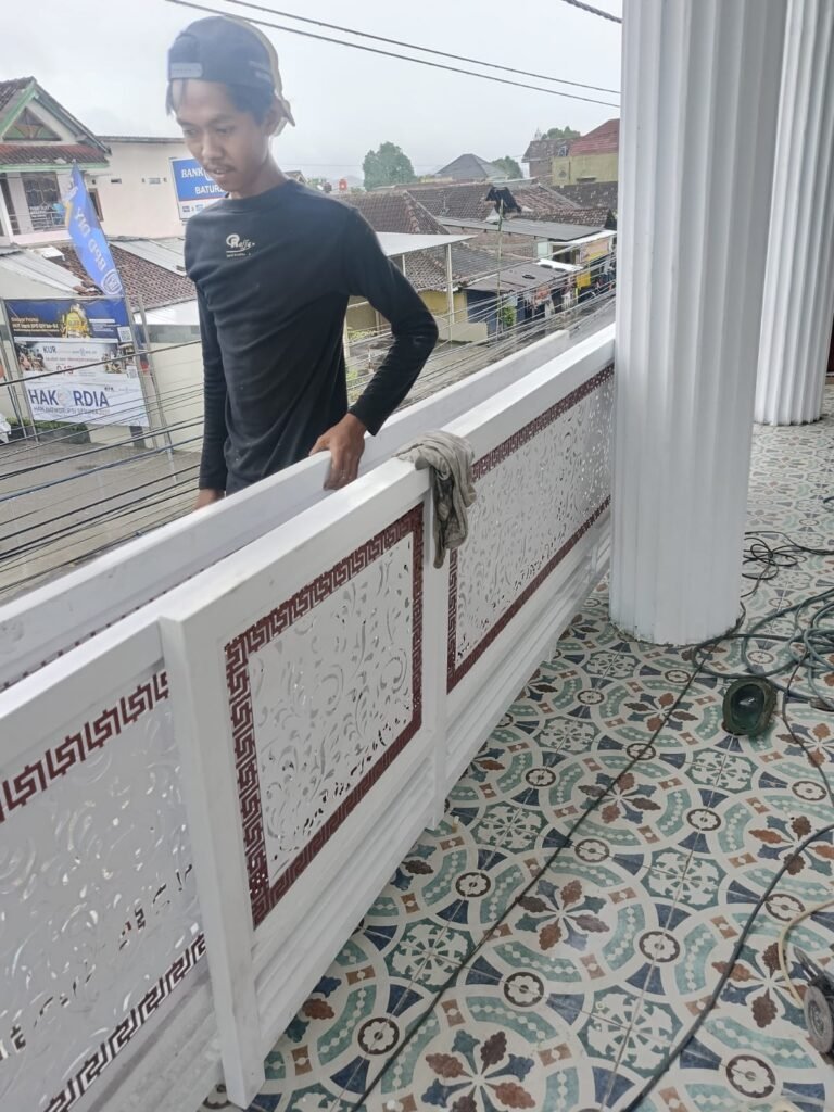 hasil pemasangan railing balkon cutting laser di solo raya